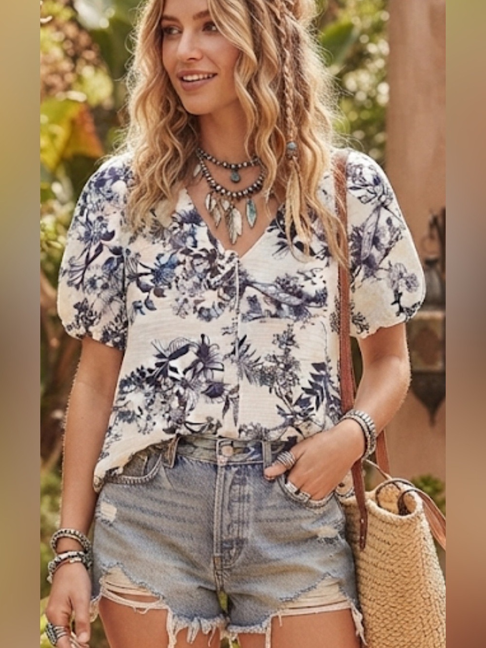 CeCe Blue & White Floral Cotton Blouse Puff Sleeve V-Neck Medium